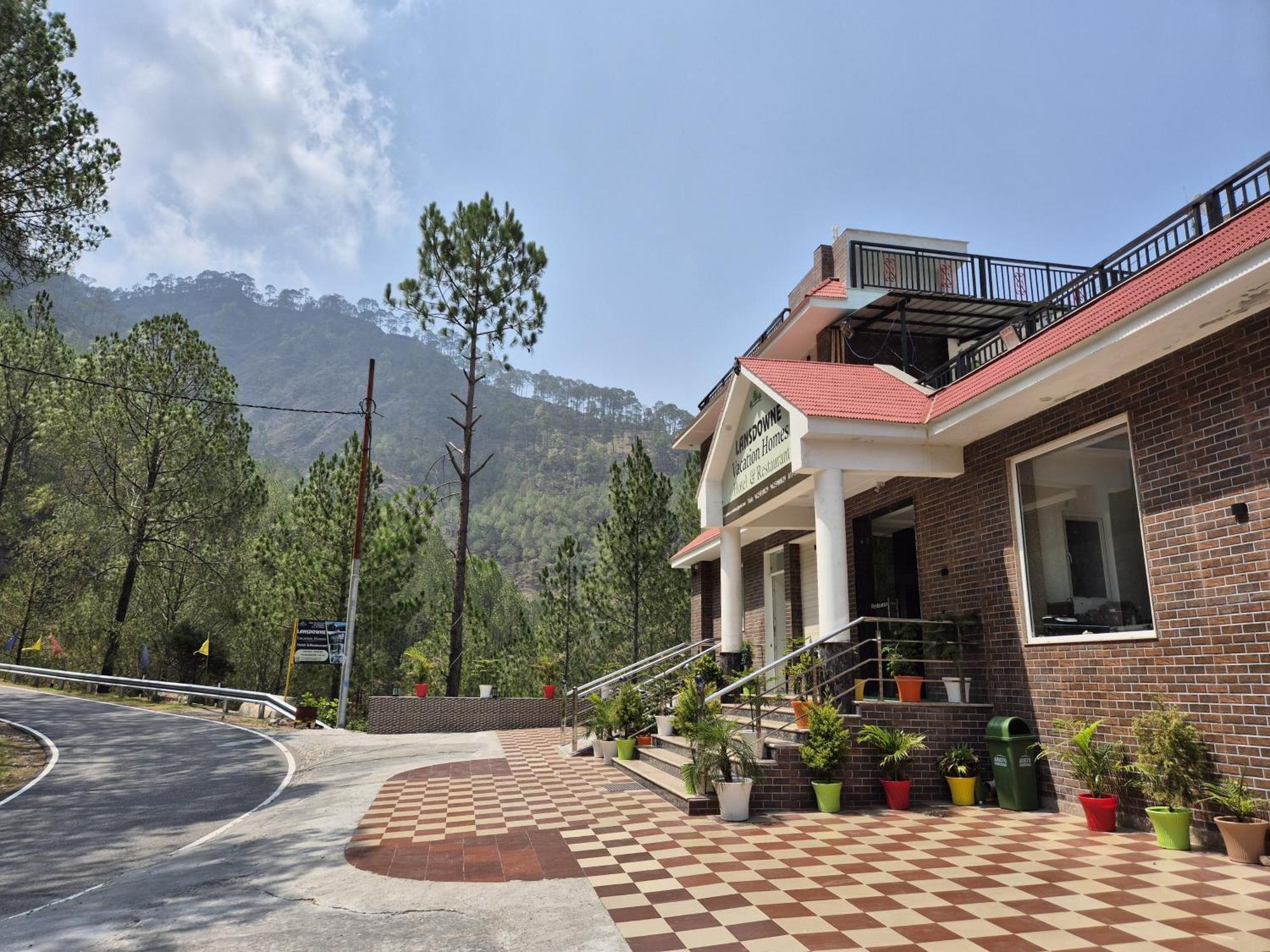 Lansdowne Vacation Homes Bagian luar foto